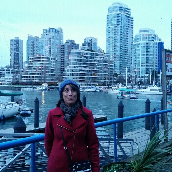 Meet your Posher, Janell - Picture 3 of 4